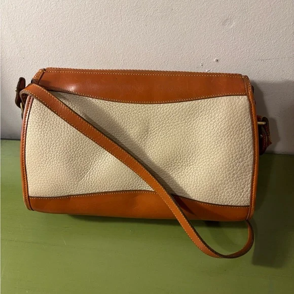 Vintage Dooney & Burke Tan and Cream Women's Bag - Picture 4 of 8